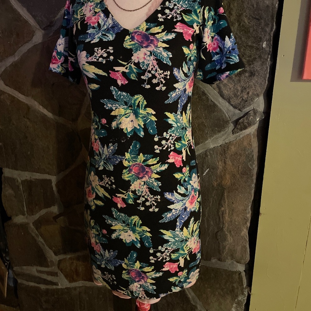 Women’s short sleeve long shirt or dress size medium floral